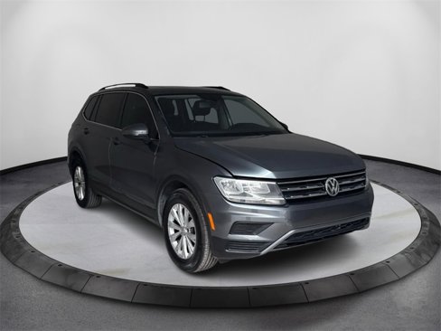 Used 2019 Volkswagen Tiguan SE w/ Panoramic Sunroof Package image 3