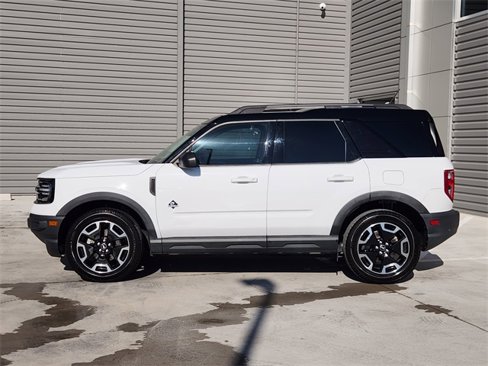 Used 2021 Ford Bronco Sport Outer Banks w/ Outer Banks Package image 4