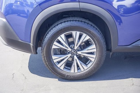 Certified 2022 Nissan Rogue SV image 9