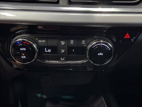 New 2025 Chevrolet Trax LT image 29