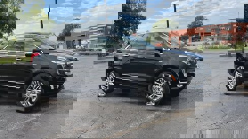 Used 2019 Cadillac XT5 Premium Luxury image 2