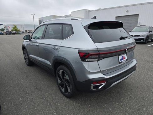 New 2025 Volkswagen Taos SE image 6