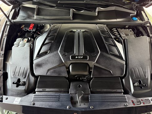 Used 2020 Bentley Bentayga Design Series image 55