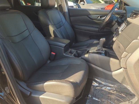 Used 2017 Nissan Rogue SL w/ SL Premium Package image 18