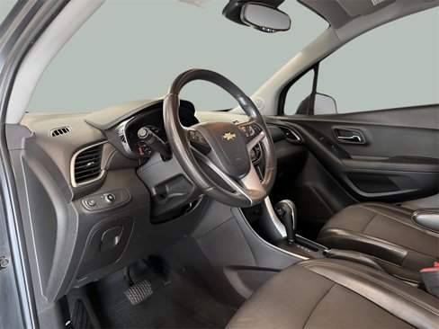 Used 2017 Chevrolet Trax LT w/ LT Convenience Package image 16