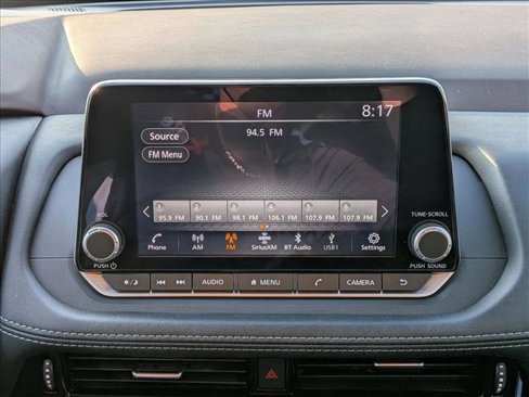 Used 2023 Nissan Rogue SL image 12