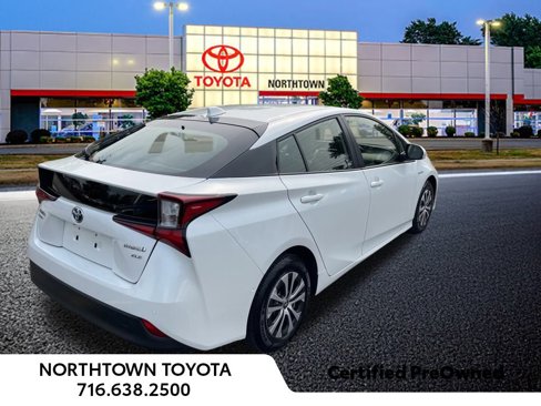 Used 2022 Toyota Prius XLE image 10