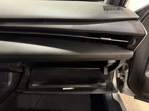 Used 2020 Toyota Avalon XSE image 28
