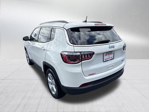Used 2018 Jeep Compass Latitude w/ Popular Equipment Group image 5