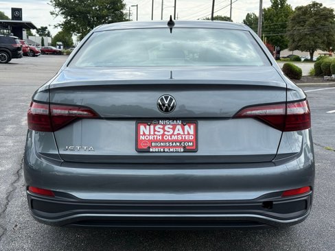 Used 2023 Volkswagen Jetta Sport image 6