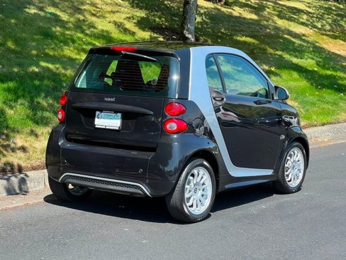 Used 2013 smart fortwo Coupe image 6
