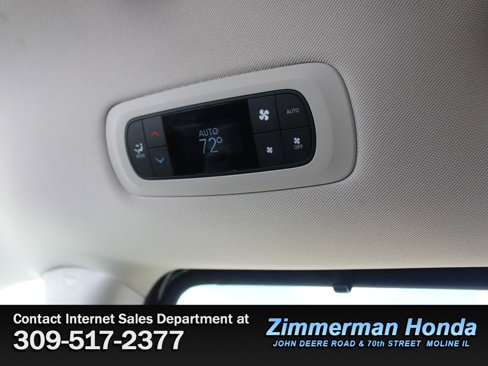 Used 2017 Chrysler Pacifica Touring-L image 10