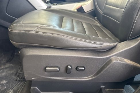 Used 2015 Ford C-MAX Energi SEL image 13