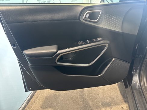 Used 2024 Kia Soul S image 27