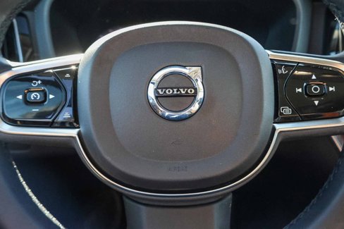 Used 2023 Volvo XC60 B6 Ultimate w/ Protection Package Premier image 38