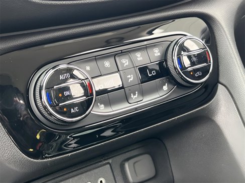 Used 2021 Buick Encore GX Select image 25