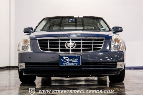 Used 2008 Cadillac DTS Luxury III image 32