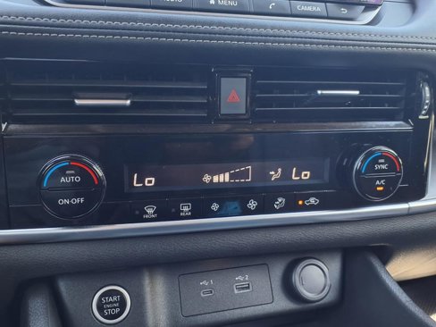 Used 2021 Nissan Rogue SV image 24
