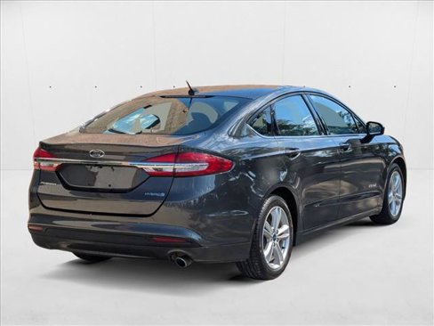 Used 2018 Ford Fusion S image 5
