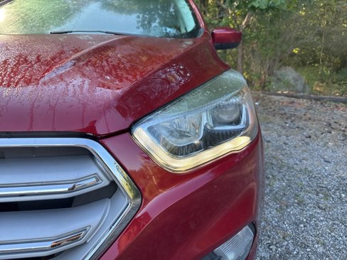 Used 2018 Ford Escape SEL image 3