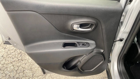 Used 2020 Jeep Renegade Limited w/ UConnect 8.4 Nav Group image 27