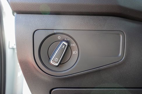 Used 2024 Volkswagen Tiguan SE w/ Panoramic Sunroof Package image 16