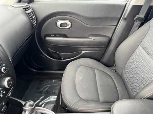 Used 2014 Kia Soul + image 13