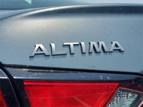 Used 2024 Nissan Altima 2.5 SV image 7