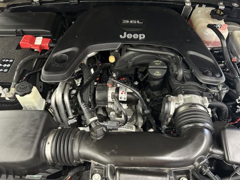 Used 2021 Jeep Wrangler Unlimited Sport image 15