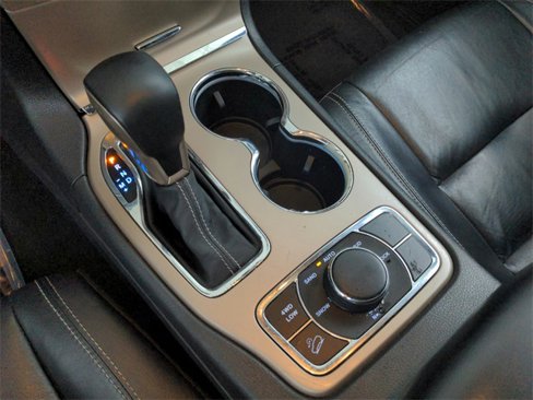 Used 2017 Jeep Grand Cherokee Limited image 30