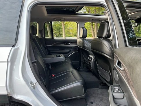 Used 2023 Jeep Grand Cherokee 4WD 4xe image 21