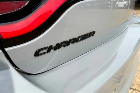 Used 2022 Dodge Charger SXT w/ Blacktop Package image 9