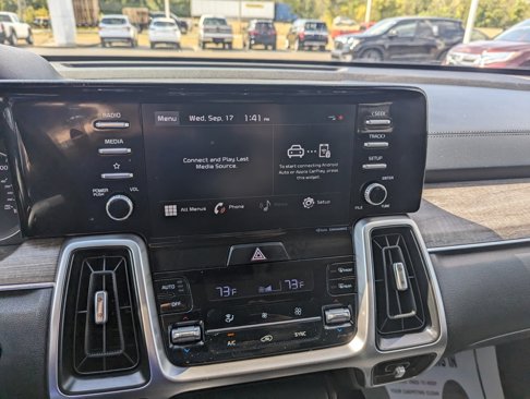 Used 2021 Kia Sorento EX w/ Panoramic Sunroof Package image 16
