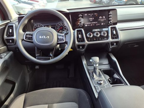 Used 2023 Kia Sorento LX image 13