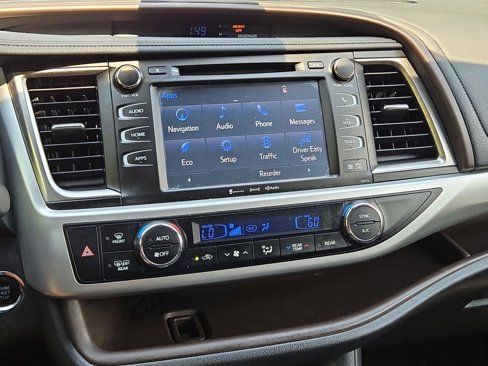 Used 2018 Toyota Highlander XLE image 26