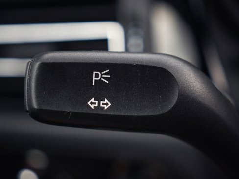 Certified 2025 Porsche Macan image 47