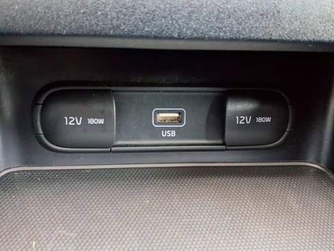 Used 2023 Kia Forte LXS w/ LXS Technology Package image 7