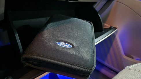 Used 2010 Ford Taurus Limited image 37
