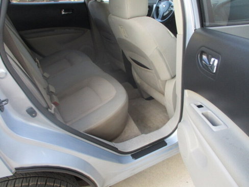 Used 2012 Nissan Rogue SV w/ Premium Pkg image 21