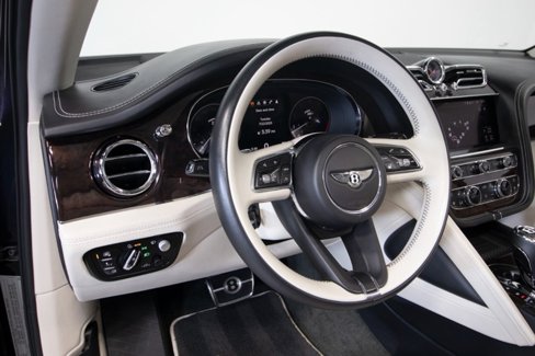 Used 2023 Bentley Bentayga Extended Wheelbase image 21