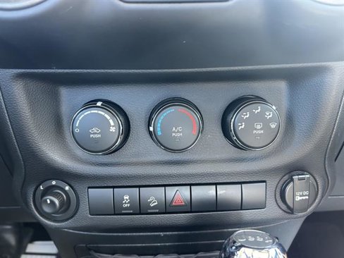 Used 2013 Jeep Wrangler Sport image 18