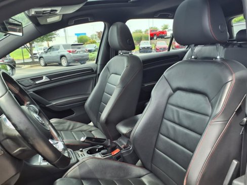 Used 2015 Volkswagen GTI SE image 11