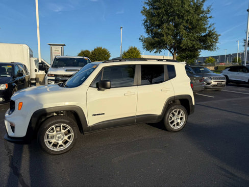 Used 2023 Jeep Renegade Latitude w/ Sun/Sound Group image 6