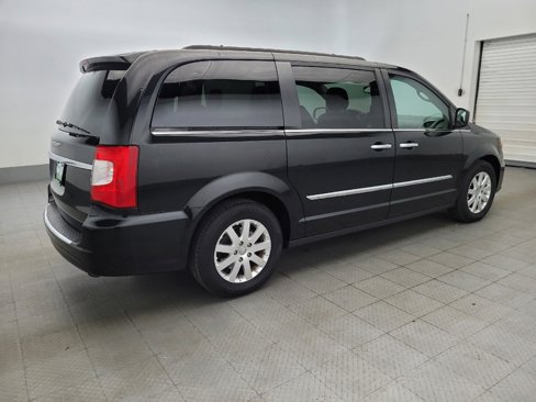 Used 2016 Chrysler Town & Country Touring w/ Driver Convenience Group image 10