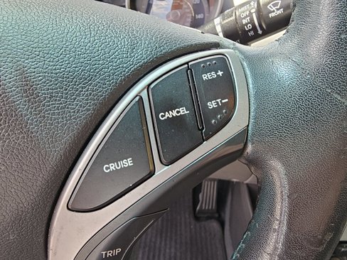 Used 2013 Hyundai Elantra Limited w/ Technology Pkg image 20