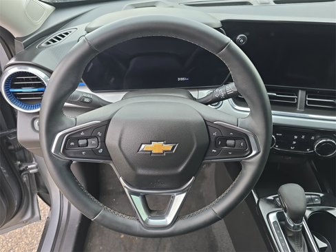 Certified 2024 Chevrolet Trax LT w/ Driver Confidence Package image 11