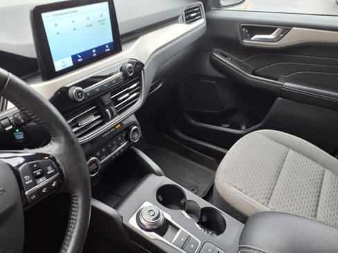 Used 2021 Ford Escape SE w/ SE Sport Appearance Package image 10