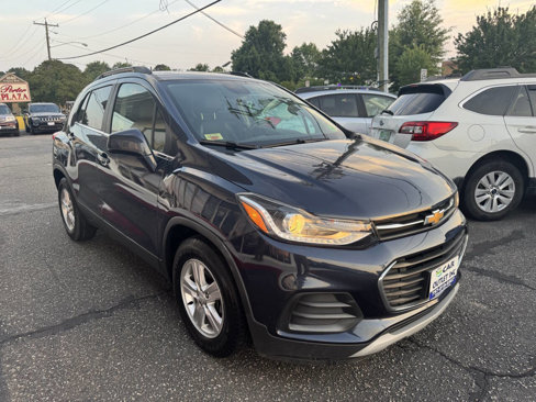 Used 2018 Chevrolet Trax LT w/ LT Convenience Package image 1