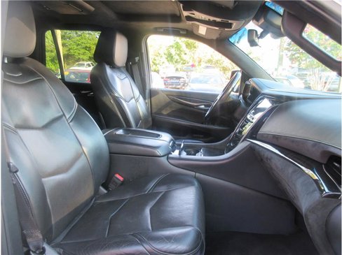 Used 2017 Cadillac Escalade Platinum image 25