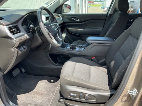 Used 2023 GMC Acadia SLE w/ Driver Convenience Package image 2